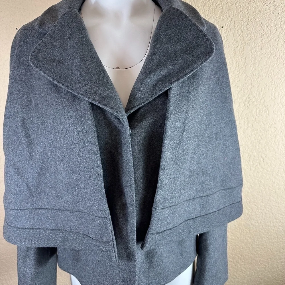 Tory Burch Jess Jacket in Grey Melange with Removable Cape Size 10